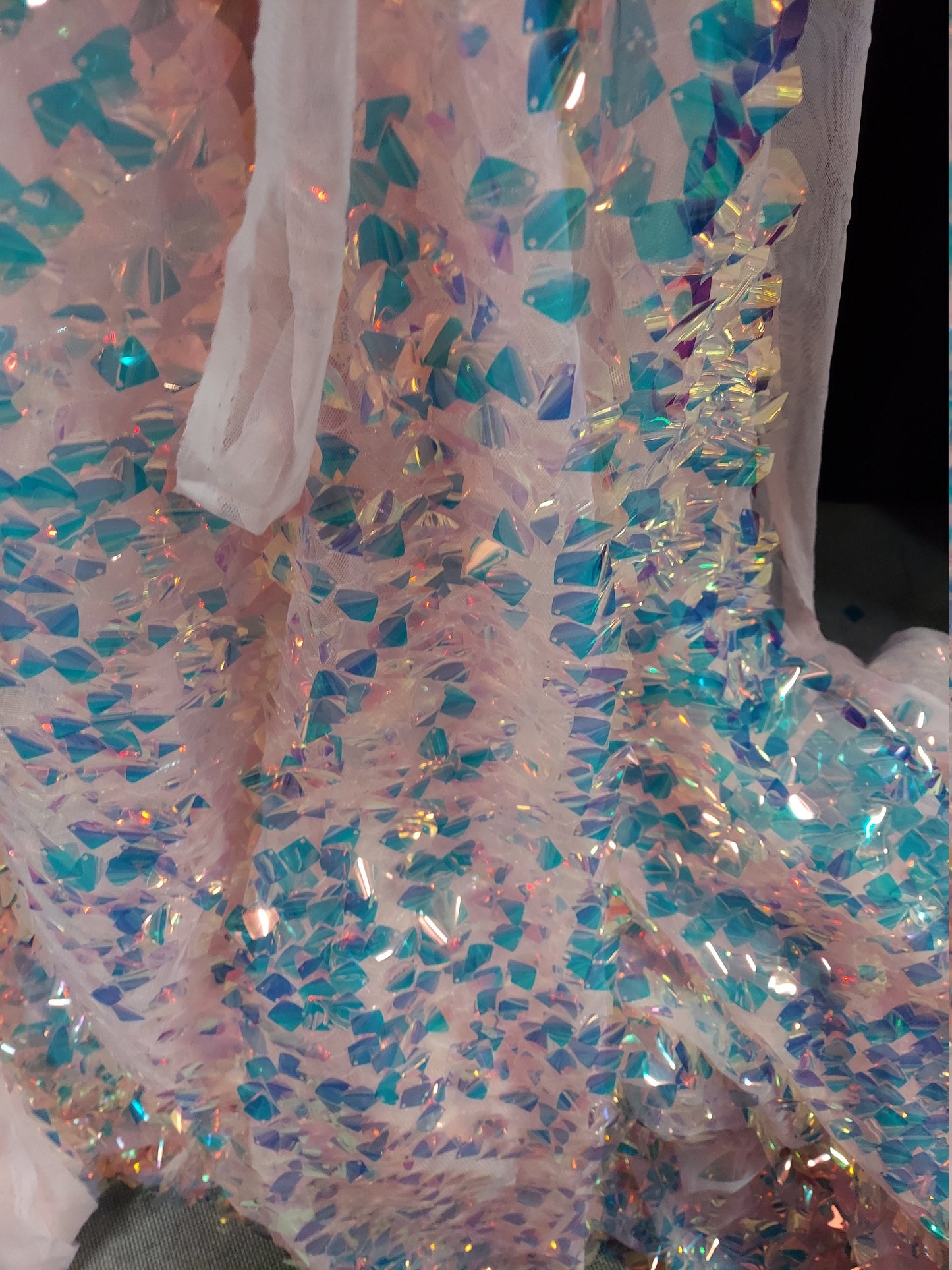 ad Square Dazzle Dangling & Mesh Sequin Fabric Width 52'' sold by yard