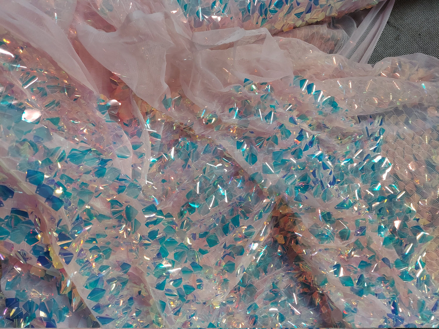 ad Square Dazzle Dangling & Mesh Sequin Fabric Width 52'' sold by yard