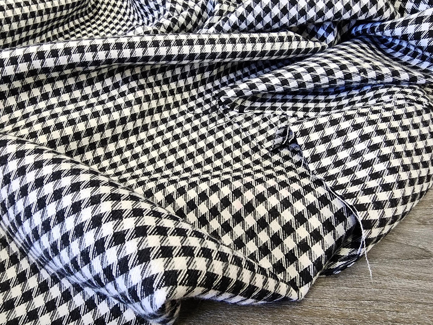 black\white Houndstooth fabric 58 inches wide poly rayon sold by yard